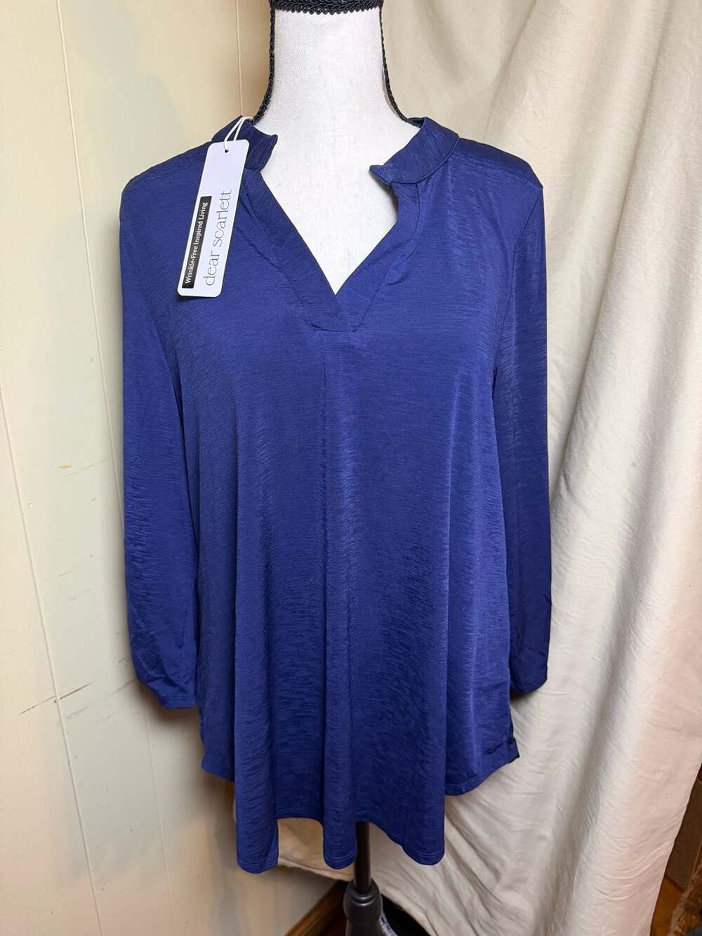 Dear Scarlett Lizzy 3/4 Sleeve V-Neck Tunic Top
